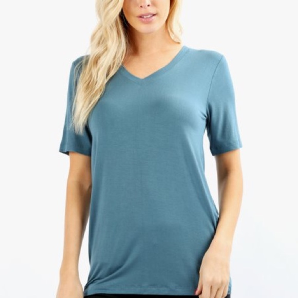 NWOT Super Soft V-Neck Tee